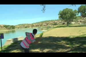 This is a screenshot from my iPhone taken at the grocery store- live discgolf over 3G!